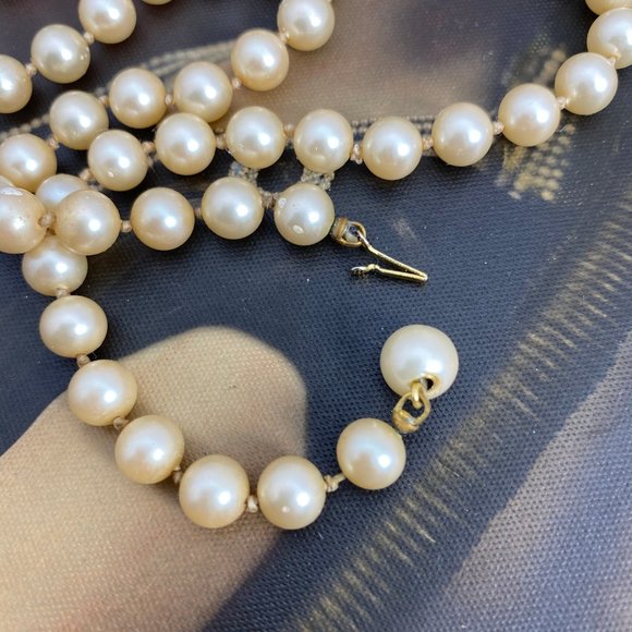 Vintage Knotted Glass Faux Pearl 23.5" Necklace - Picture 5 of 6